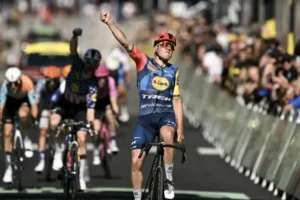 Scandinavian Raid in Foix: Pedersen Leads a Lidl-Trek One-Two as Træen Takes Yellow